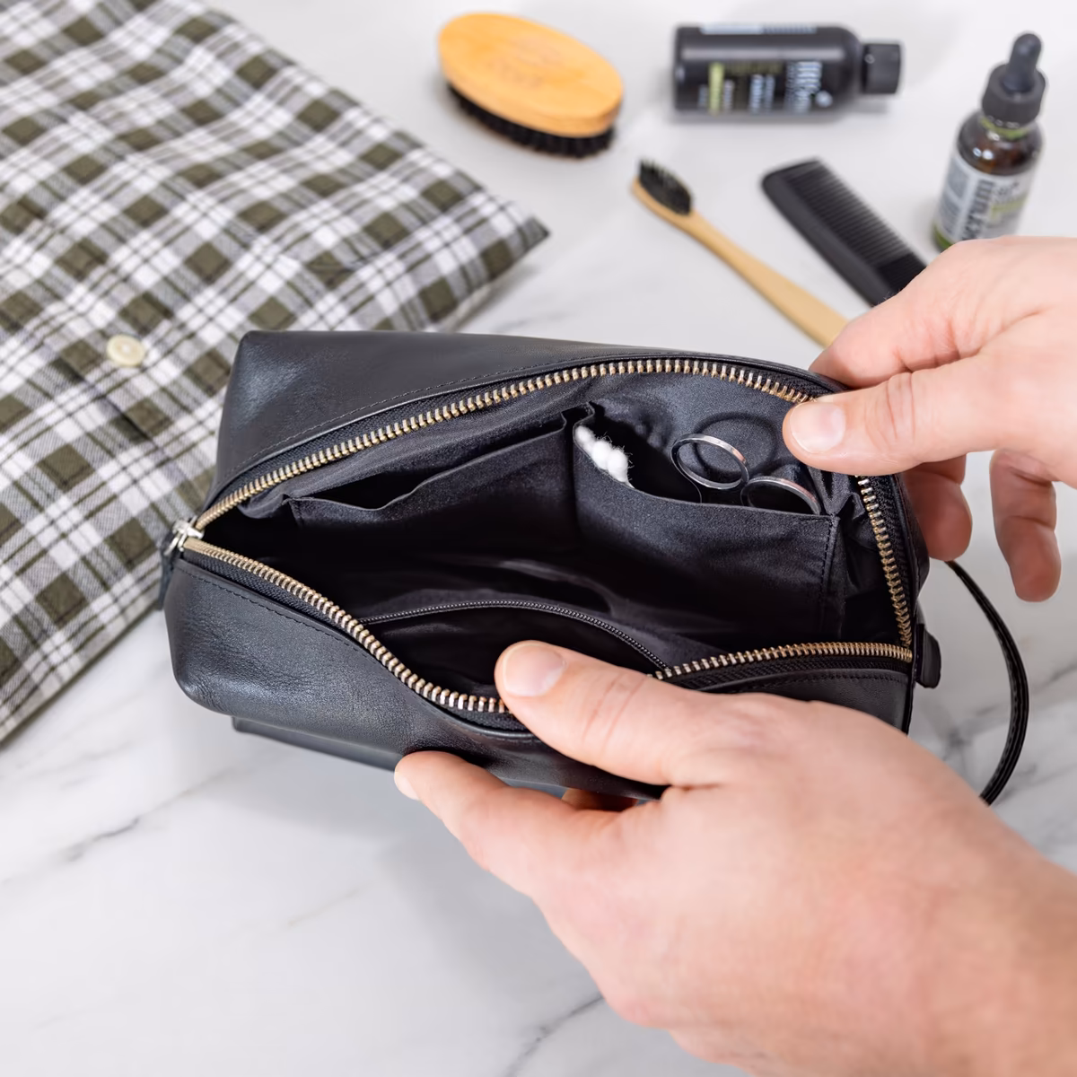New Orleans Saints Hybrid Leather Lined Dopp Toiletry Bag 4 New Orleans Saints Hybrid Leather Lined Dopp Toiletry Bag