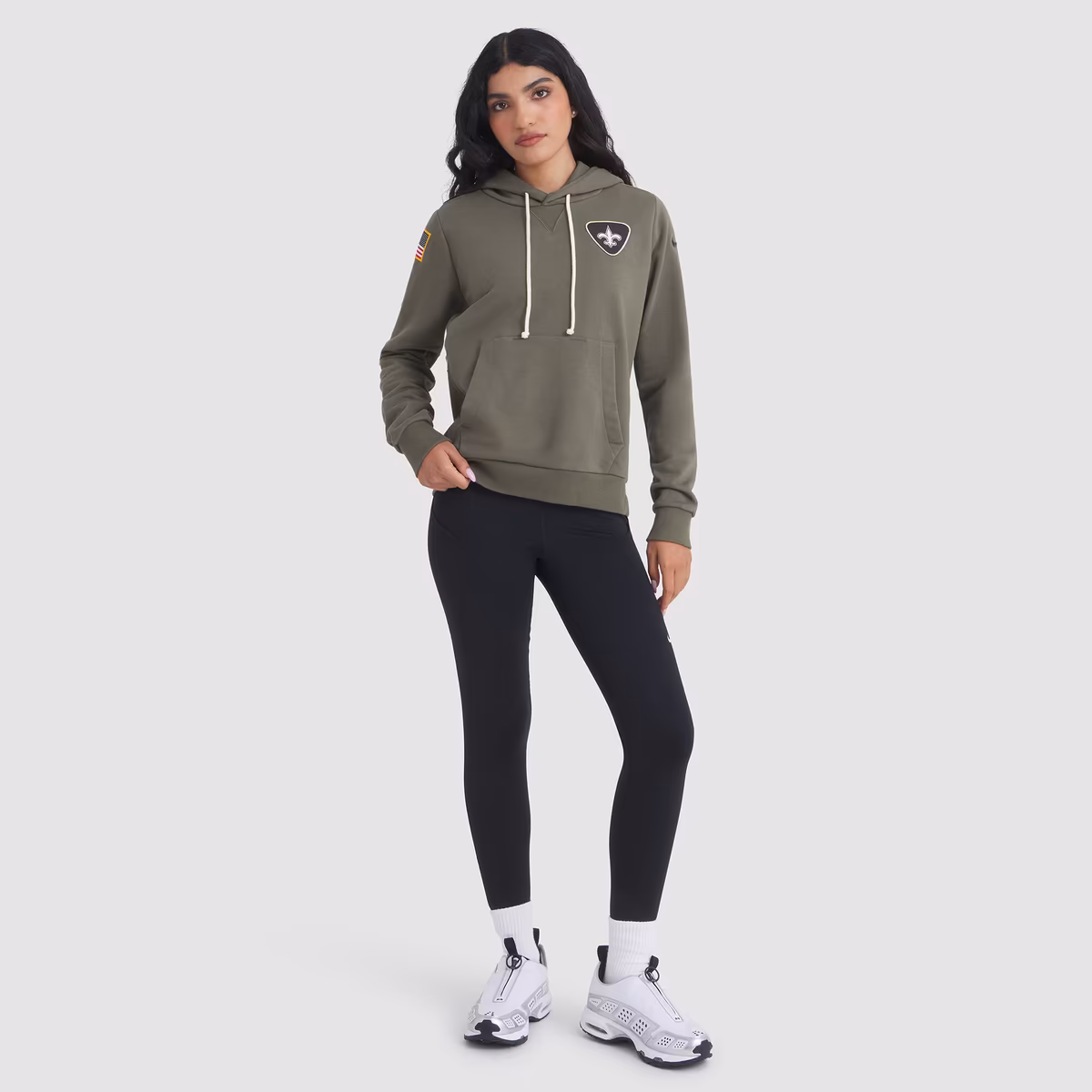 Women's Nike Olive New Orleans Saints 2025 Salute to Service Sideline Standard Issue Dri-FIT Hoodie 4 Women's Nike Olive New Orleans Saints 2025 Salute to Service Sideline Standard Issue Dri-FIT Hoodie